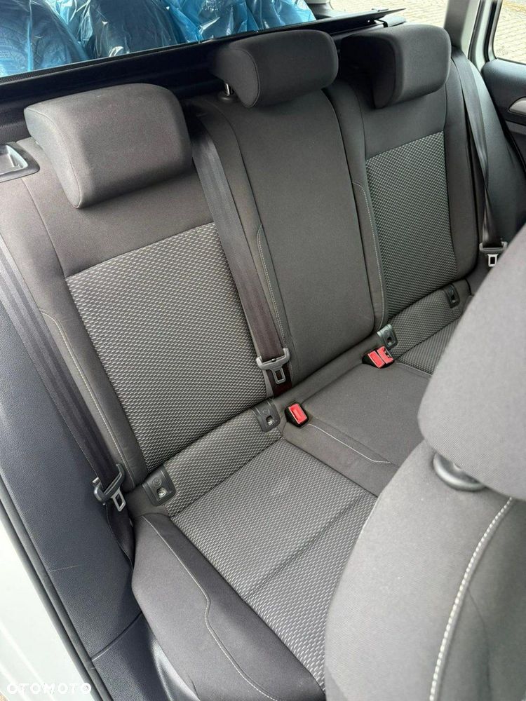 Volkswagen Golf - 19