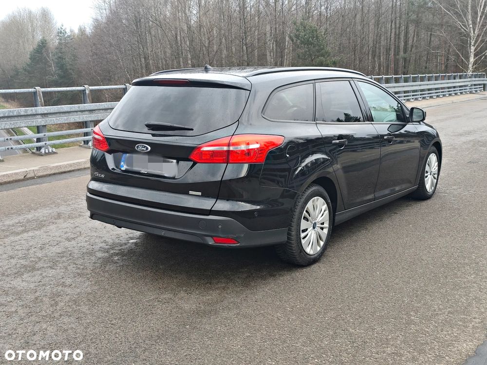 Ford Focus 1.0 EcoBoost Titanium - 4