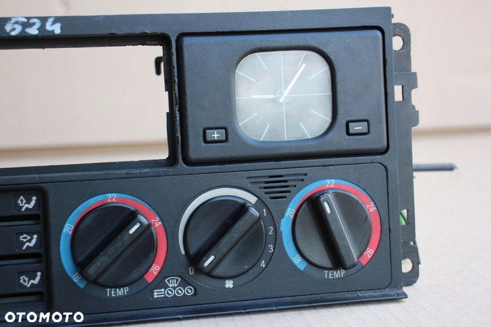 Panel nawiewu klimatyzacji BMW 5 e34 pokrętła z zegarkiem - 1