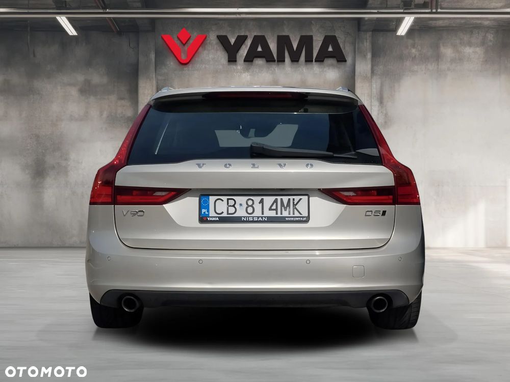 Volvo V90 D5 SCR AWD Momentum - 4