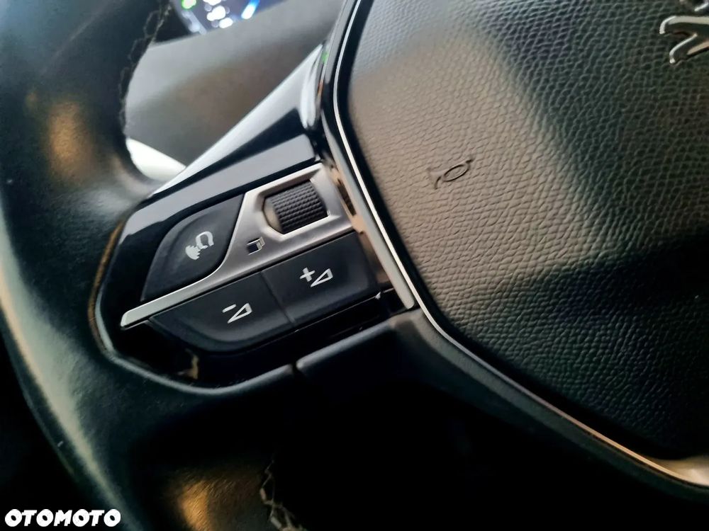 Peugeot 3008 1.2 PureTech Allure S&S - 17