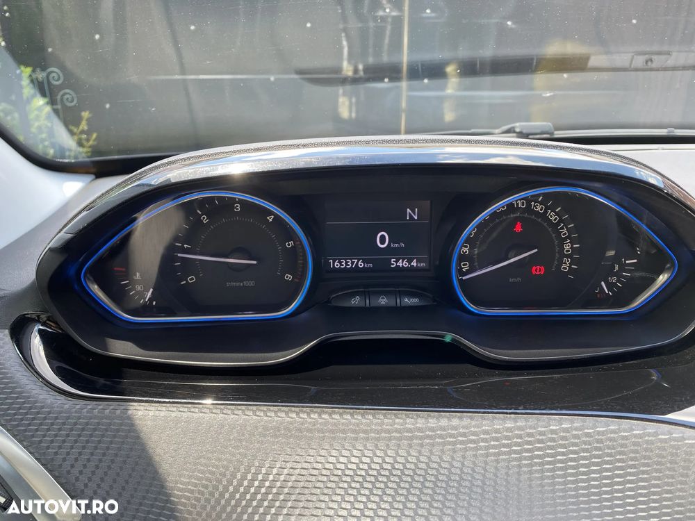 Peugeot 2008 1.6 e-HDi FAP STT ETG Active Aut. - 12