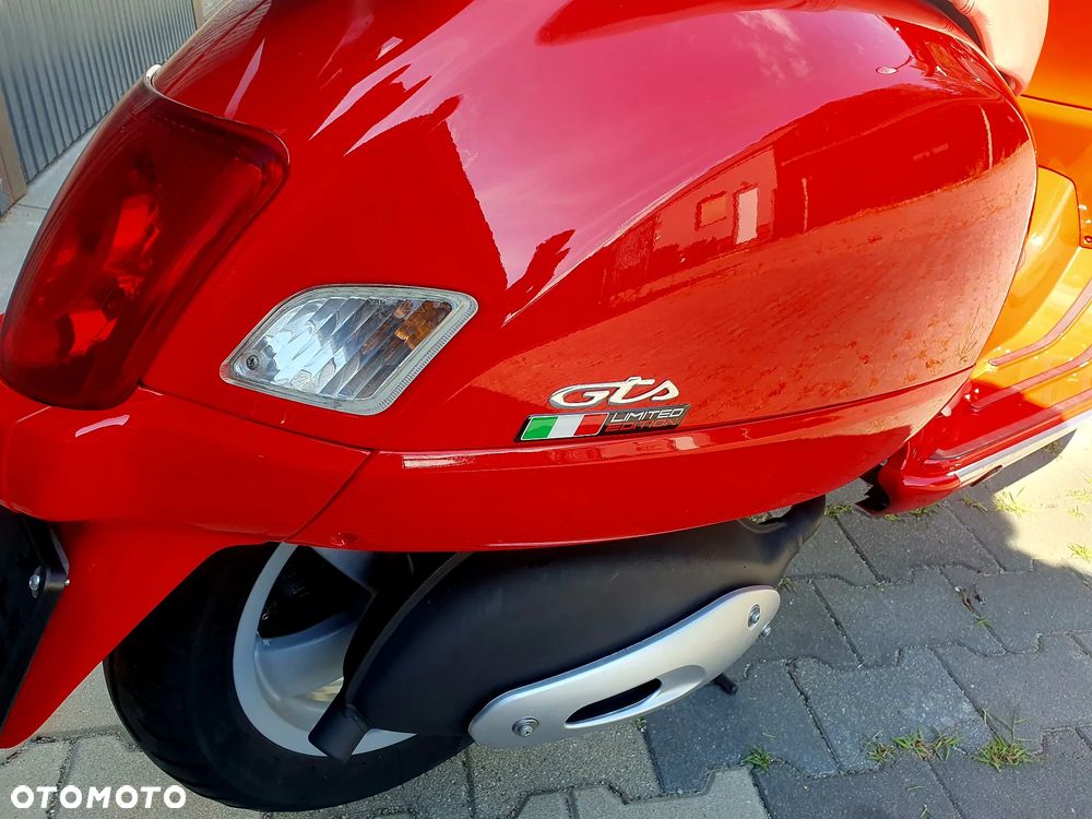 Vespa GTS - 10
