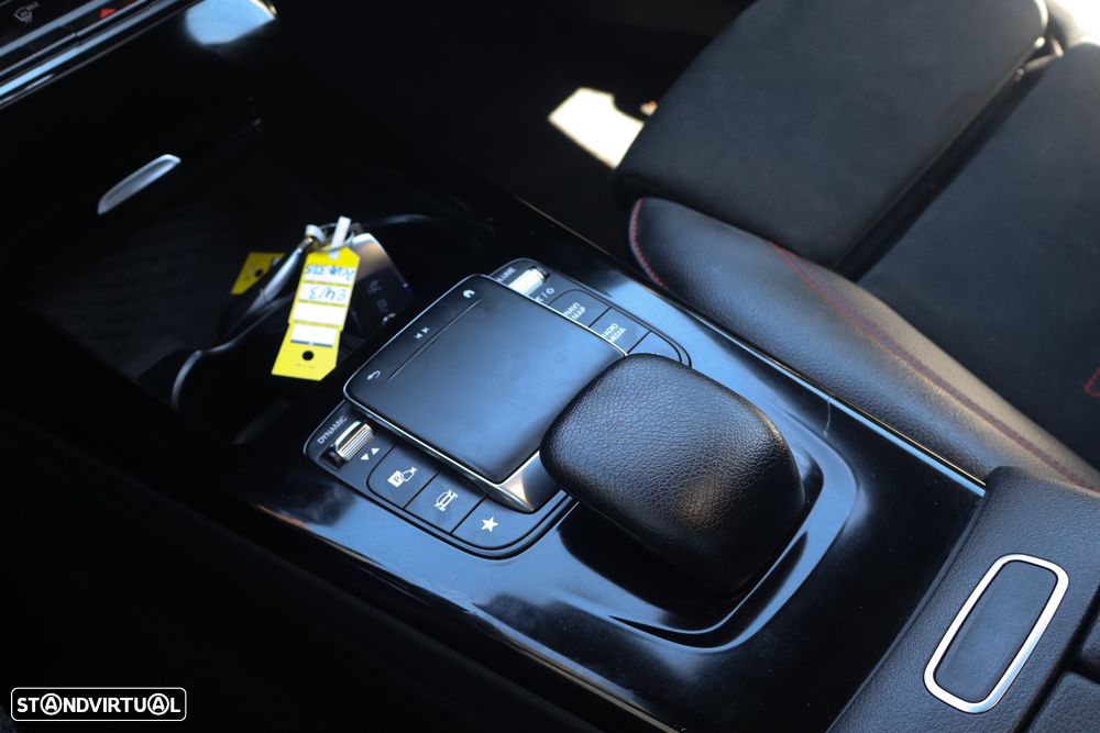 Mercedes-Benz CLA 250 e 8G-DCT AMG Line - 24