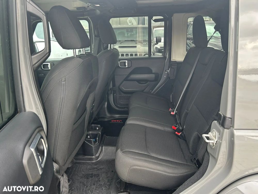 Jeep Wrangler Unlimited 2.2 CRD AT8 Sahara - 14