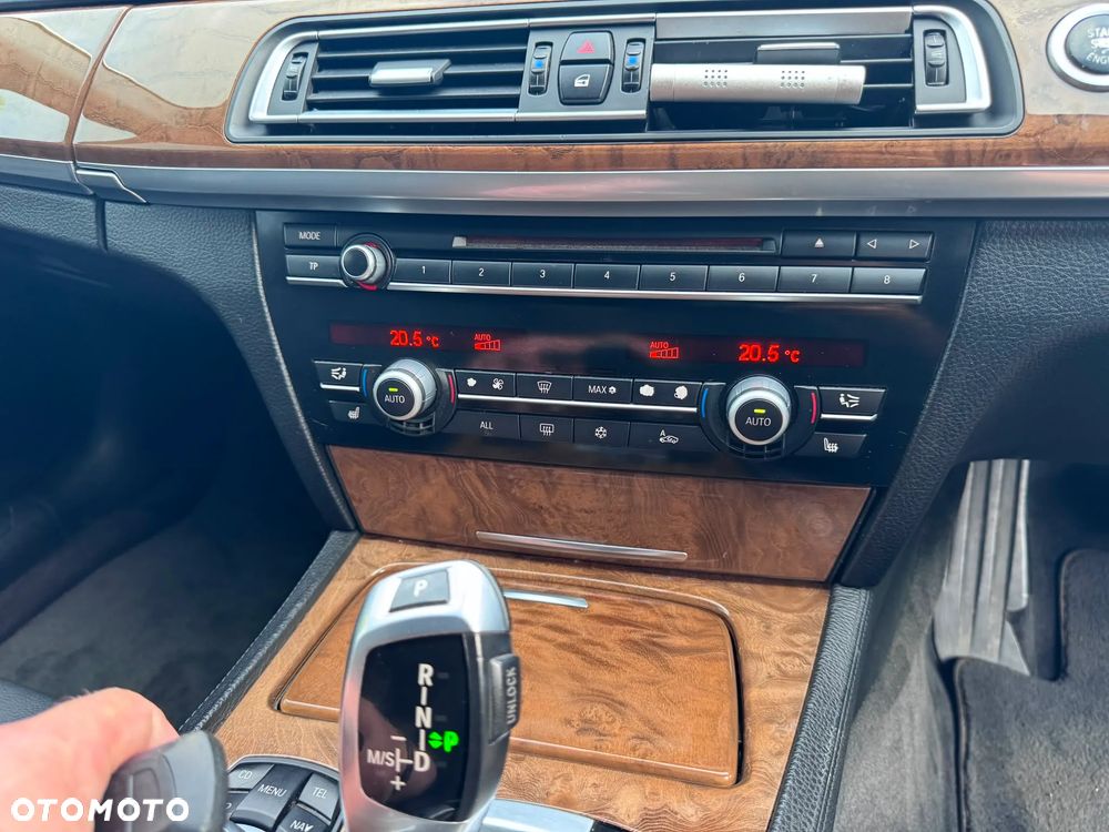 BMW Seria 7 730d L - 37