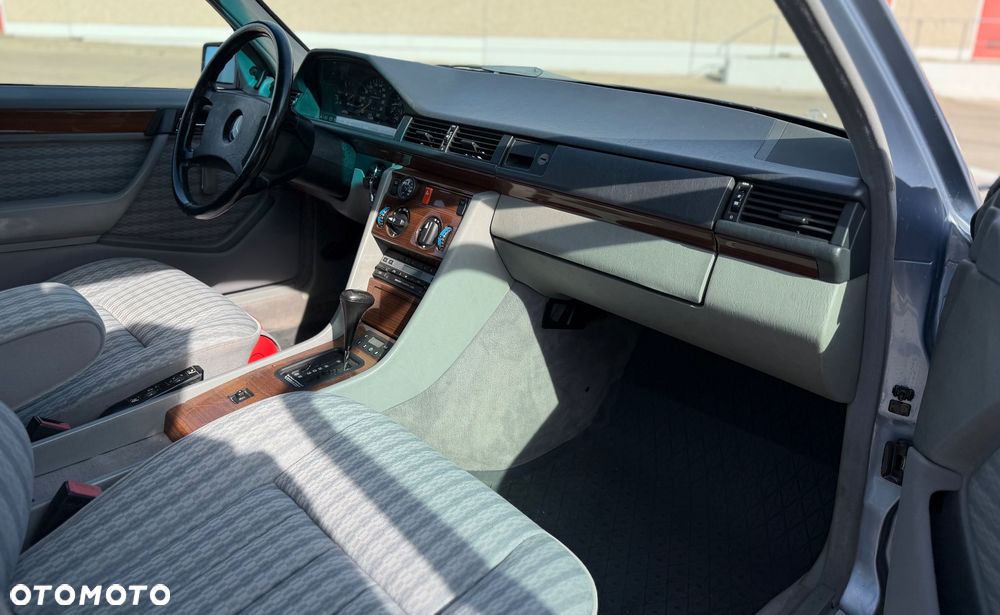 Mercedes-Benz W124 (1984-1993) - 35