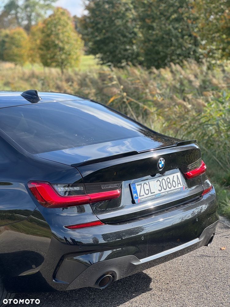 BMW Seria 3 330i M Sport - 10