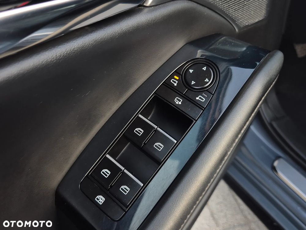 Mazda 3 e-SKYACTIV-G 122 M HYBRID EXCLUSIVE-LINE - 23