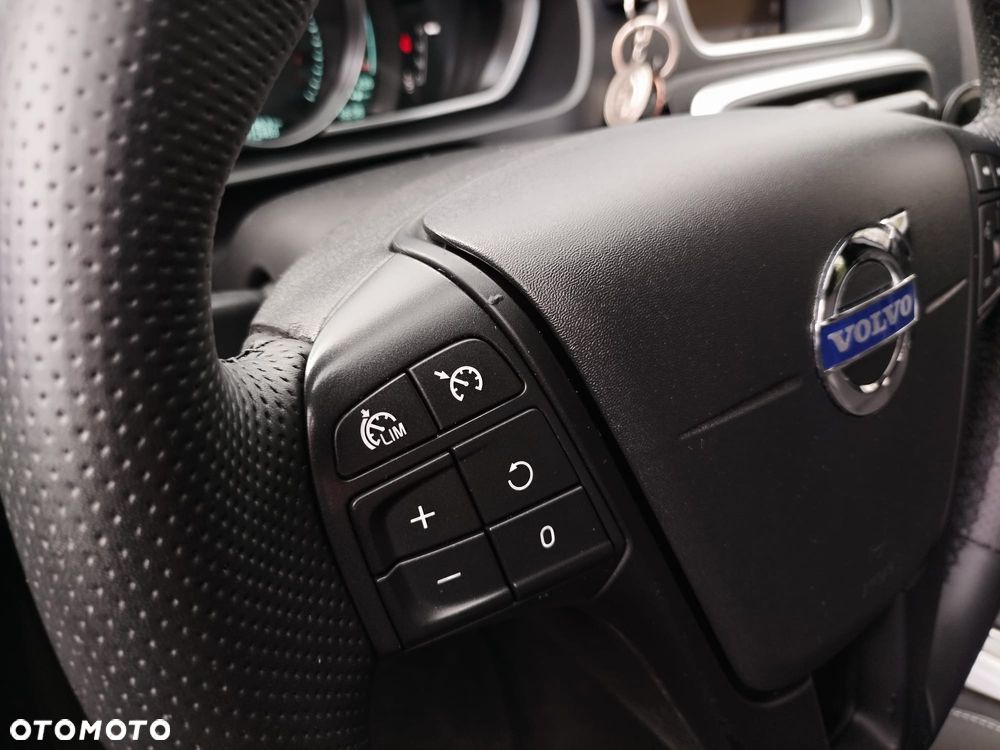 Volvo V40 D3 Kinetic - 17