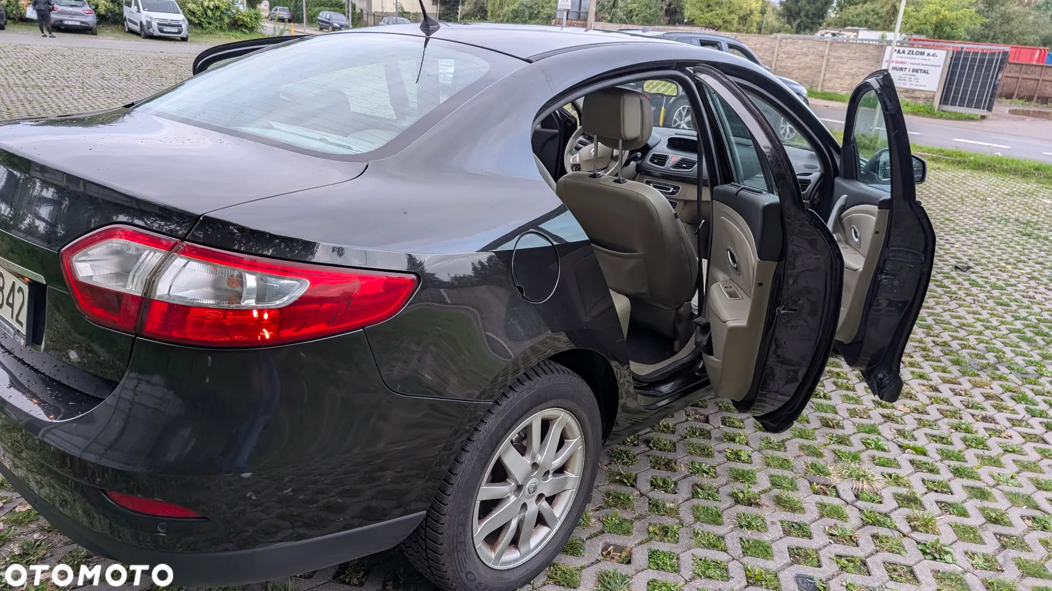 Renault Fluence 1.6 16V Expression - 4