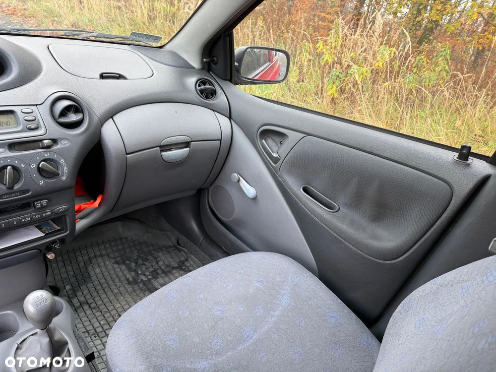 Toyota Yaris 1.0 Base - 17