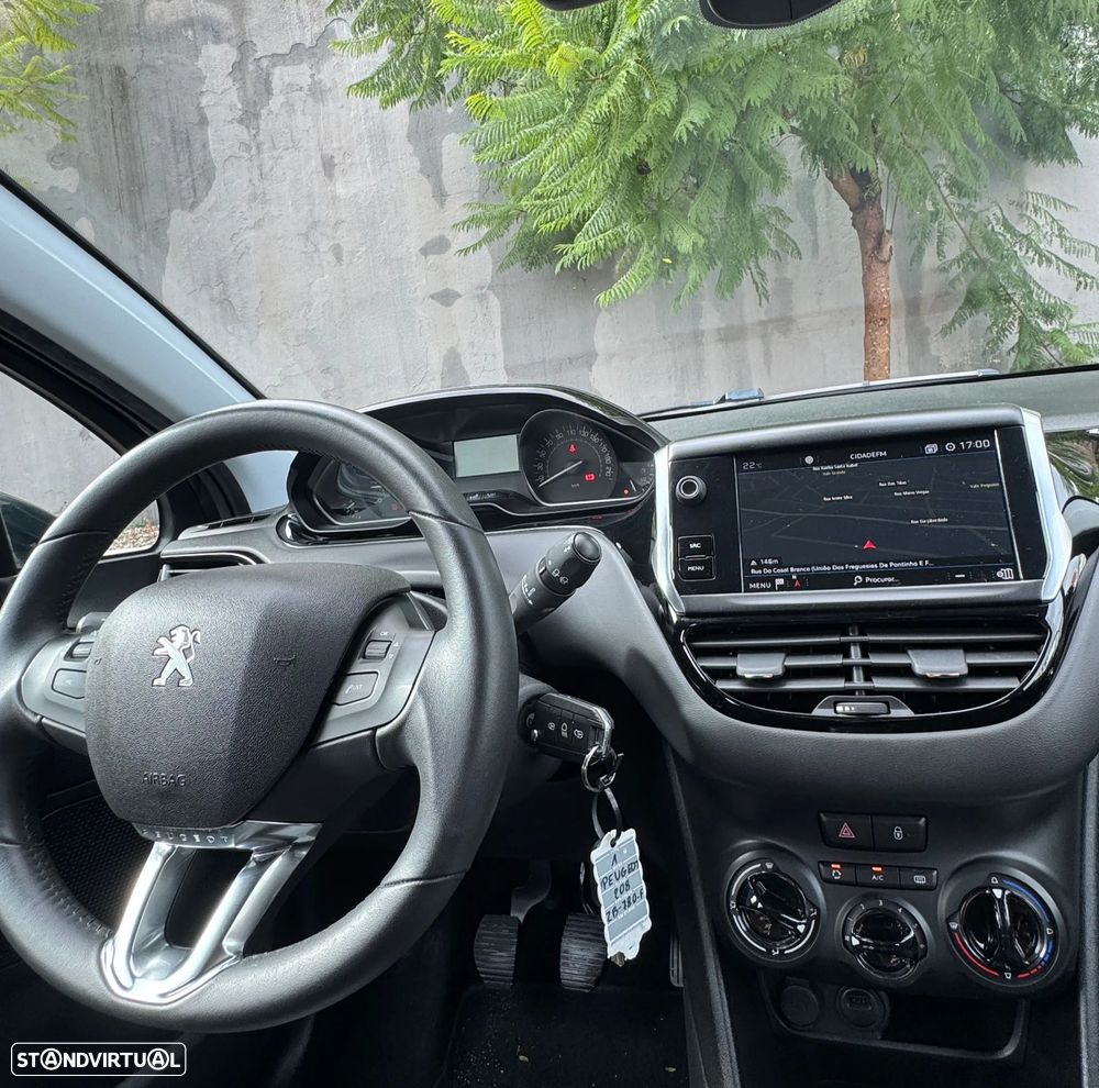 Peugeot 208 1.2 PureTech Signature - 8