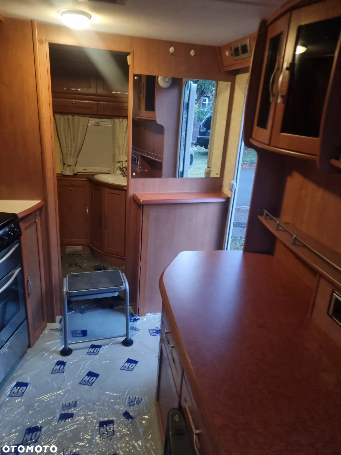SWIFT Cameo Bessacarr 495 SL - 32