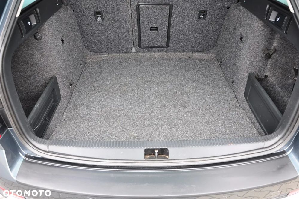 Skoda Octavia Combi 2.0 TDI 4x4 DSG Scout - 26