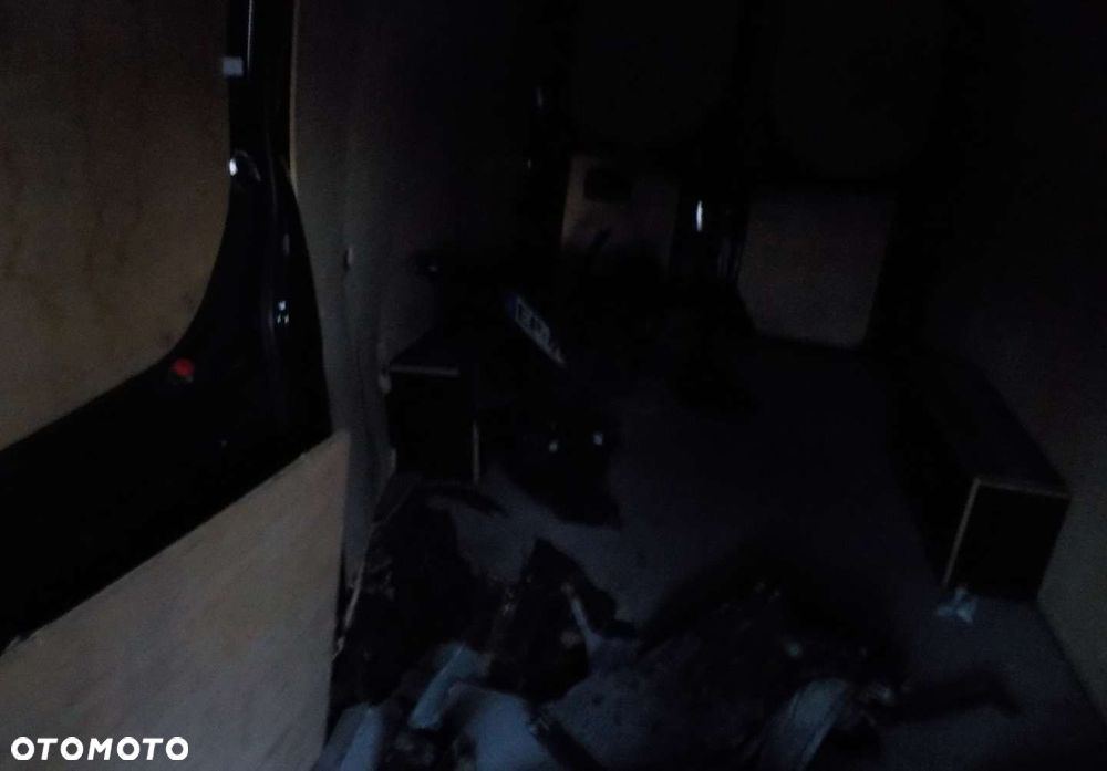 Mercedes-Benz Sprinter - 10