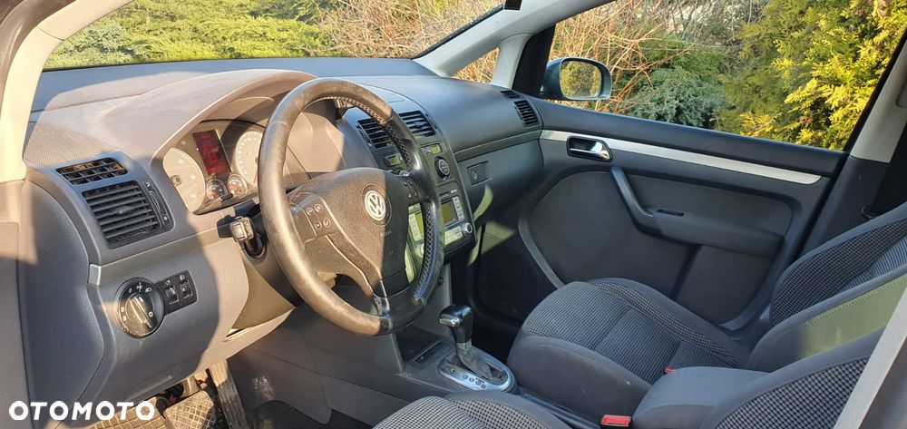 Volkswagen Touran 2.0 TDI Highline DSG - 7