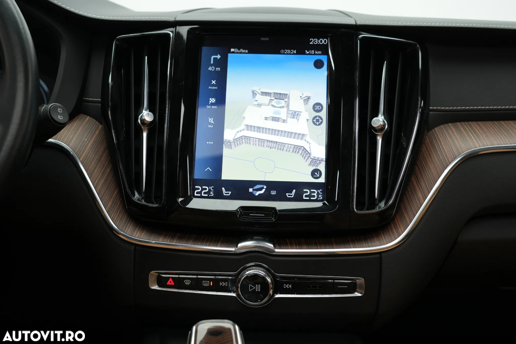 Volvo XC 60 T8 Twin Engine AWD Geartronic Inscription - 29