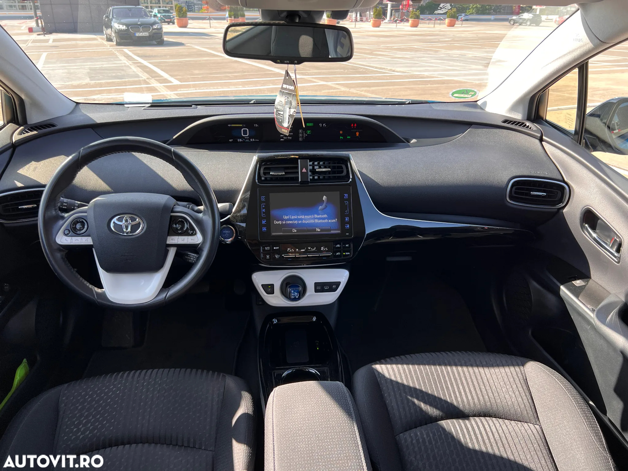 Toyota Prius - 4