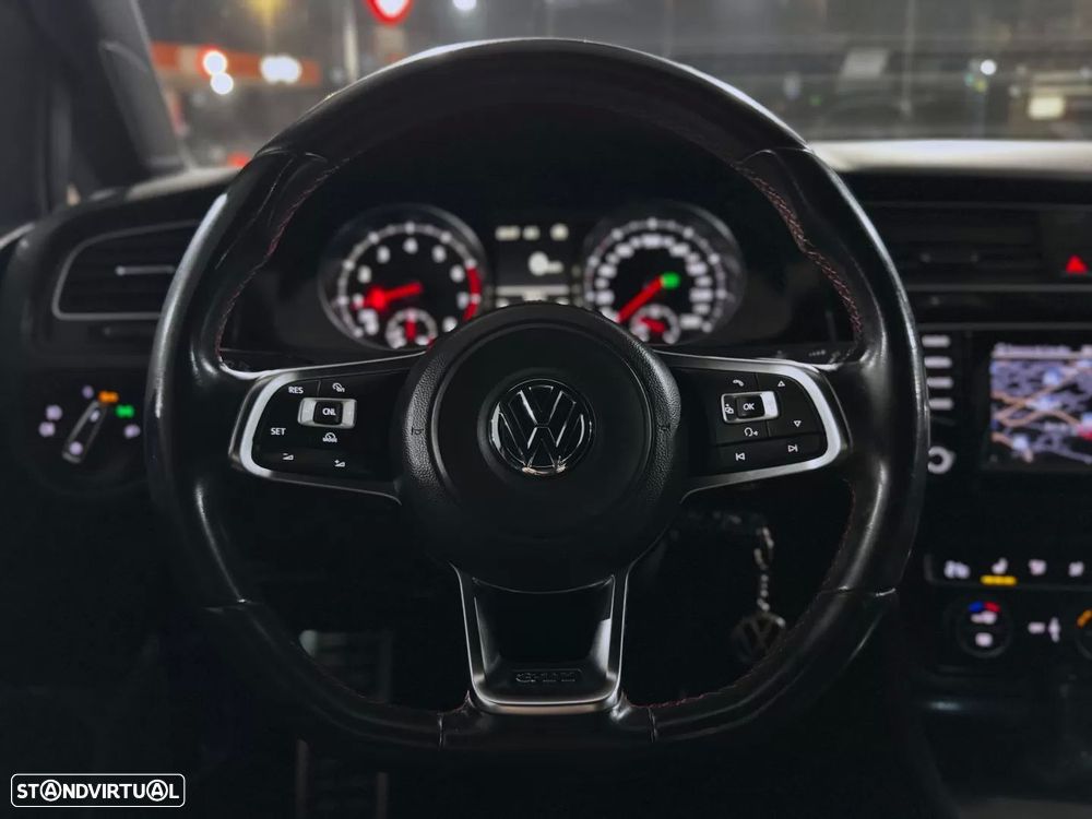 VW Golf 2.0 TSi GTi DSG - 28