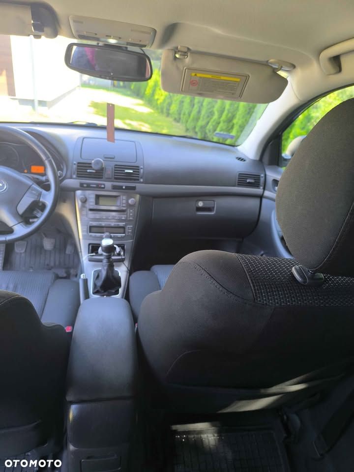 Toyota Avensis 2.0 D-4D - 13