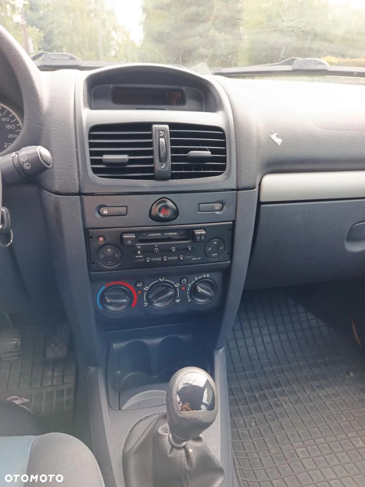 Renault Clio - 7