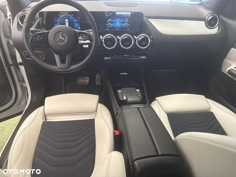 Mercedes-Benz GLA 200 Style - 20