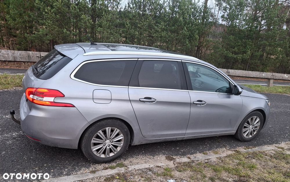 Peugeot 308 1.5 BlueHDi Allure Pack S&S - 2