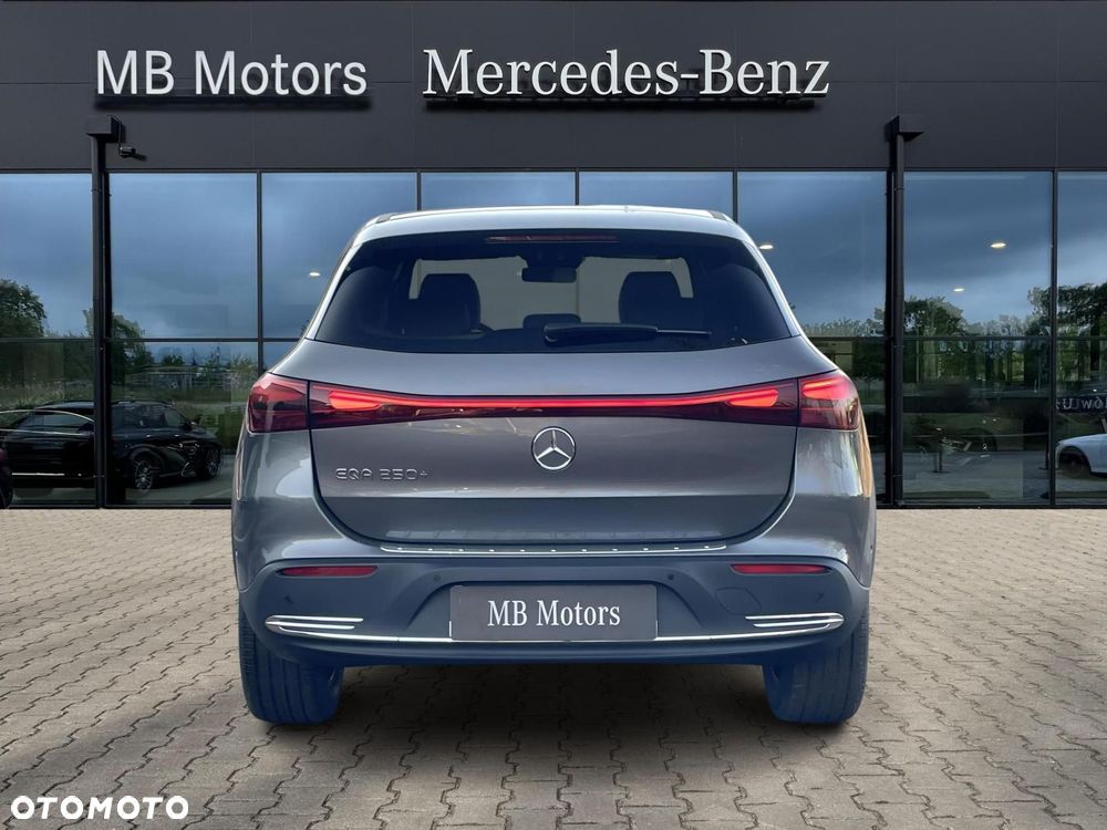 Mercedes-Benz EQA - 9