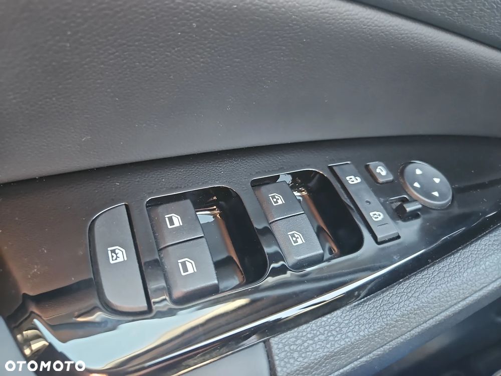 Kia Sportage 1.6 T-GDI HEV Business Line 2WD - 18
