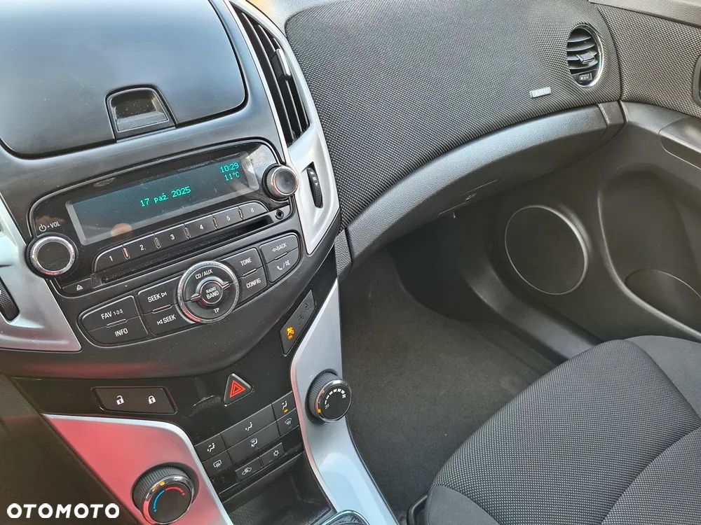 Chevrolet Cruze 1.6 LT - 20