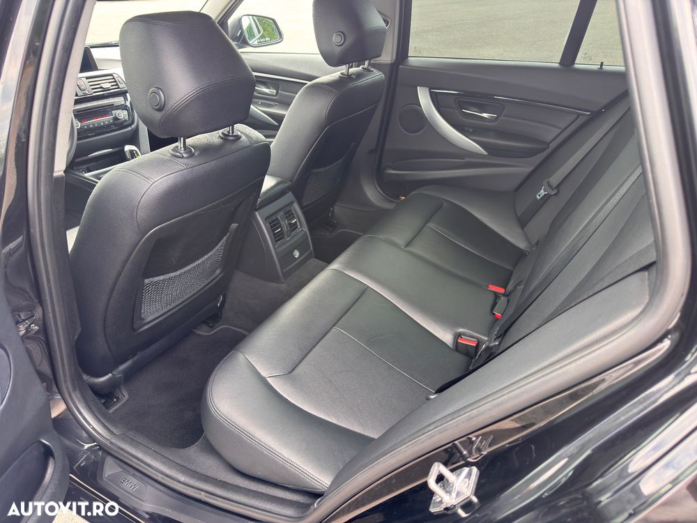 BMW Seria 3 318d Aut. - 12