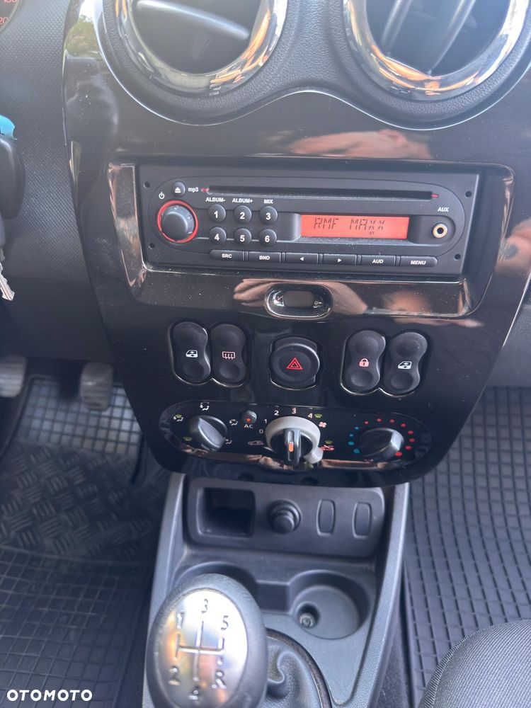 Dacia Duster 1.6 16V 4x2 Laureate - 14