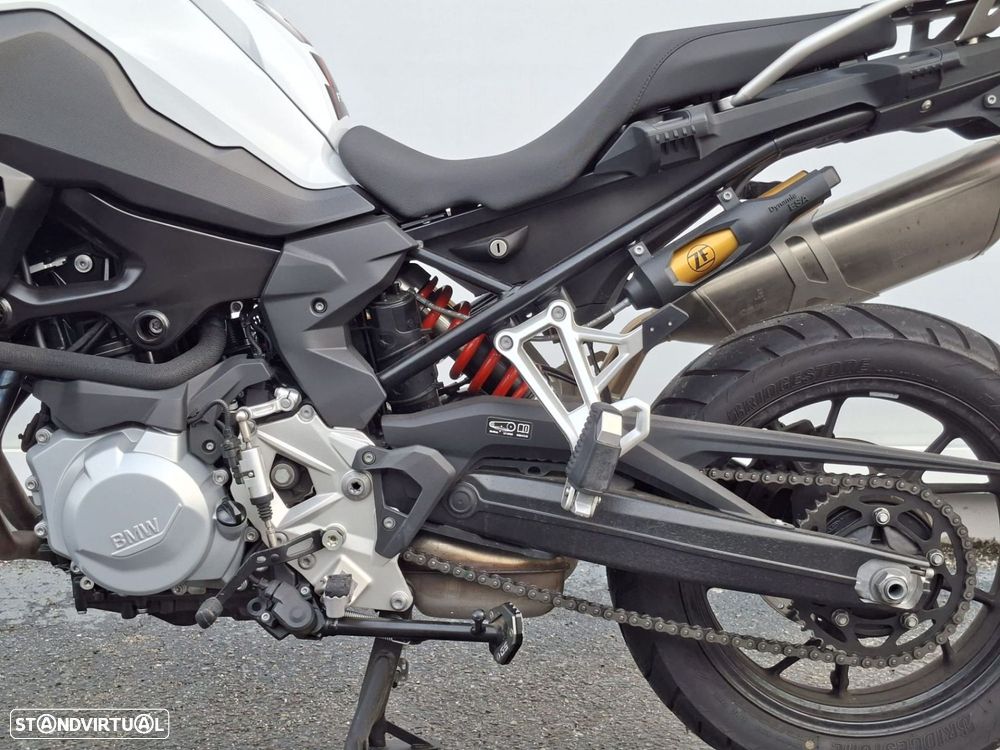 BMW F 750 GS light-white - 9