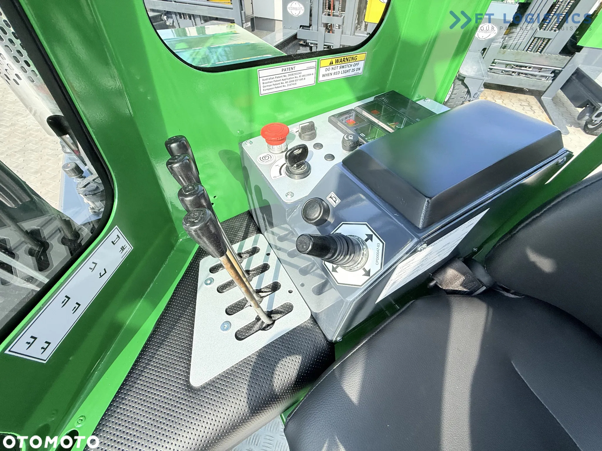 Combilift C2500 / GAS / TRIPLEX 4900MM / WOLNY SKOK /JEDYNE 2446 MOTOGODZIN /  POZYCJONER WIDEŁ / PEŁNA KABINA / STAN IDEALNY / Szeroka oferta wózków czterokierunkowych i bocznych, dopasowanych do różnorodnych potrzeb i zastosowań - 19