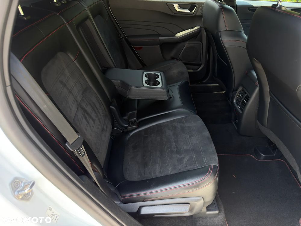 Ford Kuga 2.5 Duratec FHEV 4x4 ST-LINE X - 33
