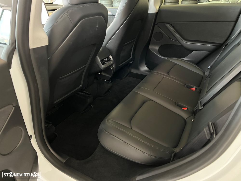 Tesla Model Y Standard RWD - 22