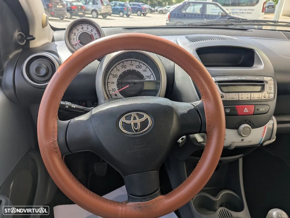 Toyota Aygo 1.0 + AC - 7