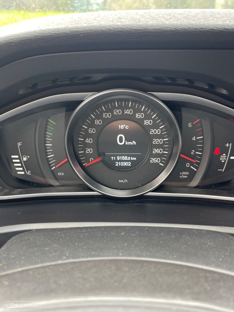 Volvo V40 D2 Momentum - 13