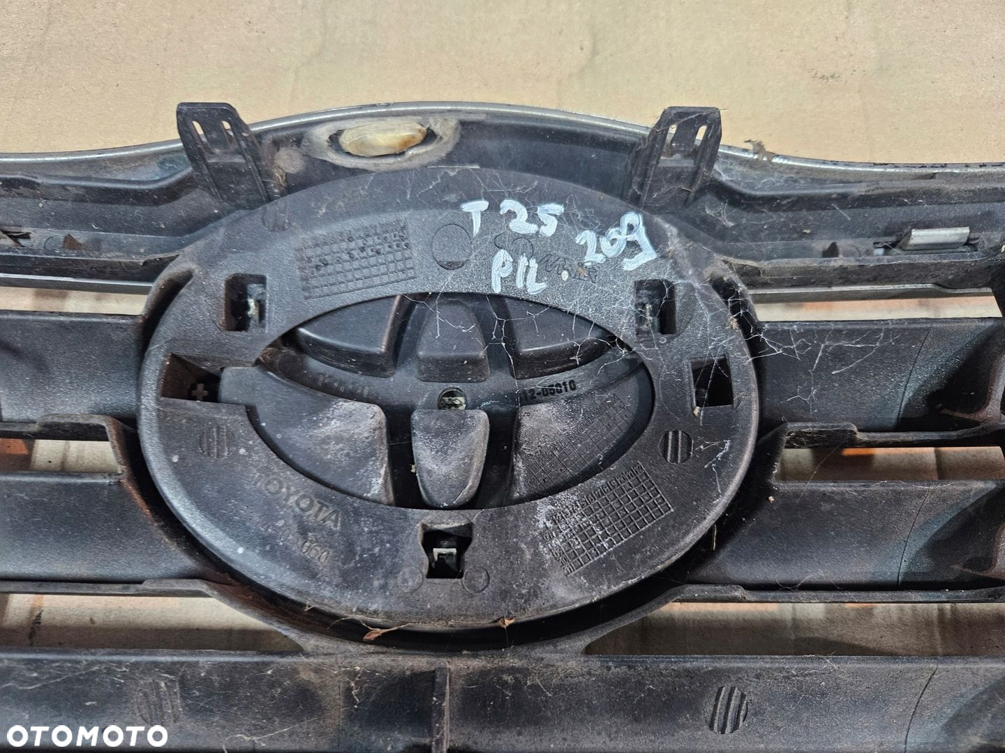 TOYOTA AVENSIS T25 03-06 GRILL ATRAPA 209 - 3