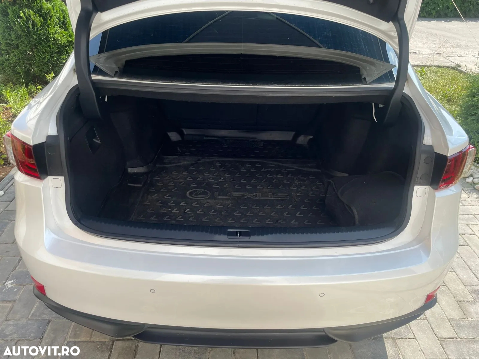 Lexus Seria IS 300h Executive - 5