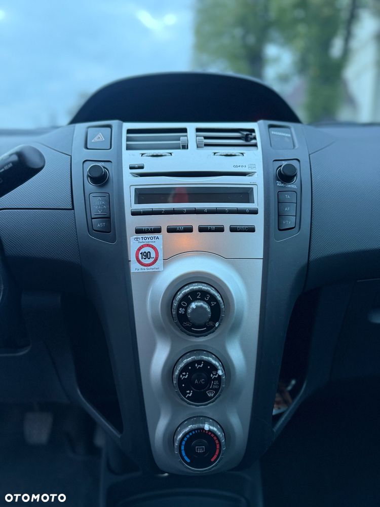 Toyota Yaris 1.0 Luna A/C - 9