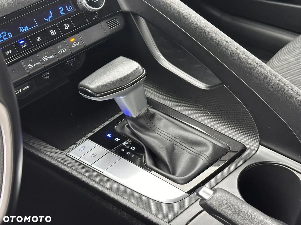 Hyundai Elantra 1.6 Modern CVT - 21