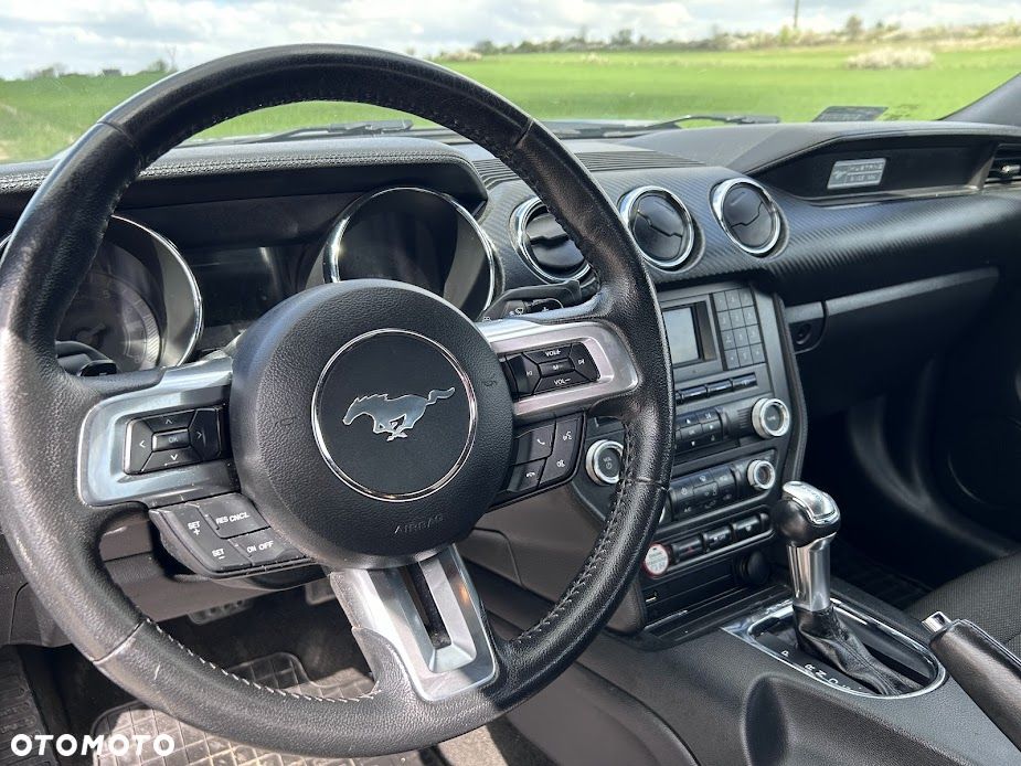 Ford Mustang - 31