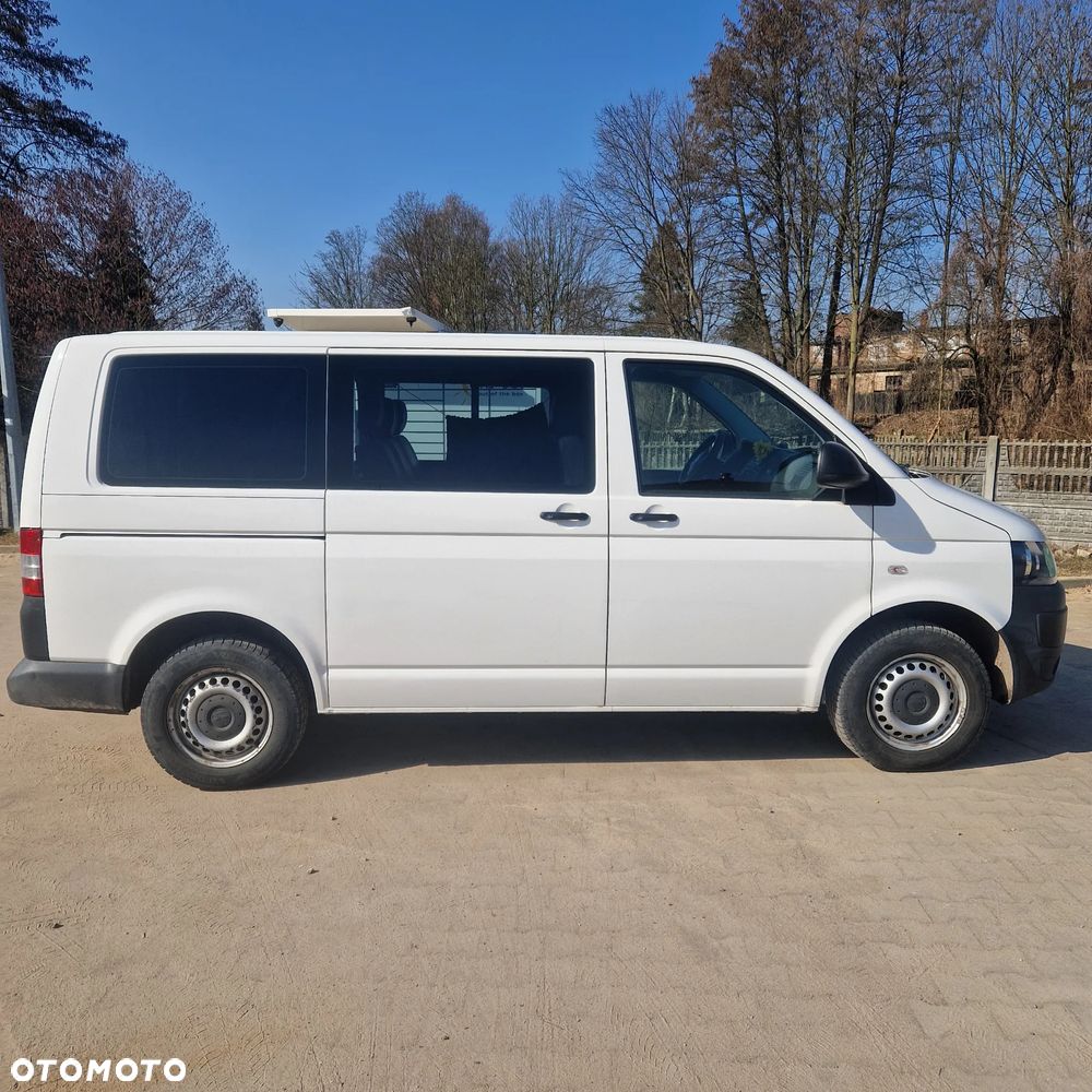 Volkswagen Caravelle - 2