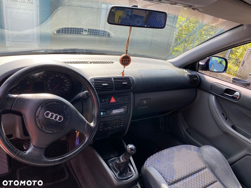 Audi A3 3-drzwiowe 1.6 Ambiente - 15