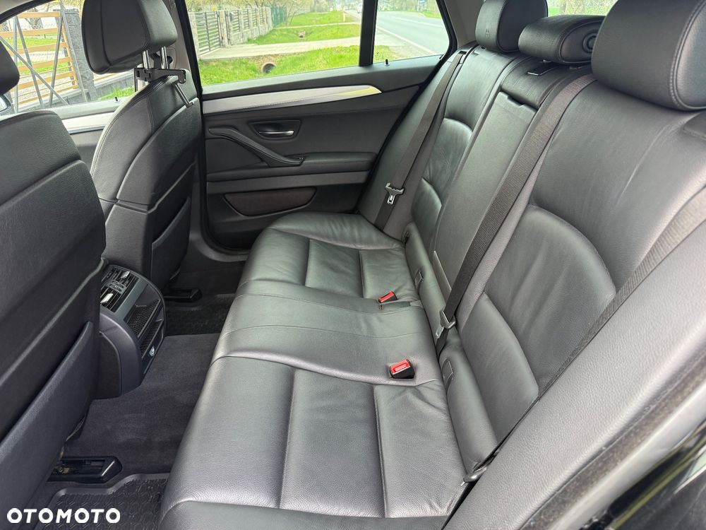 BMW Seria 5 525d Sport-Aut Luxury Line - 5