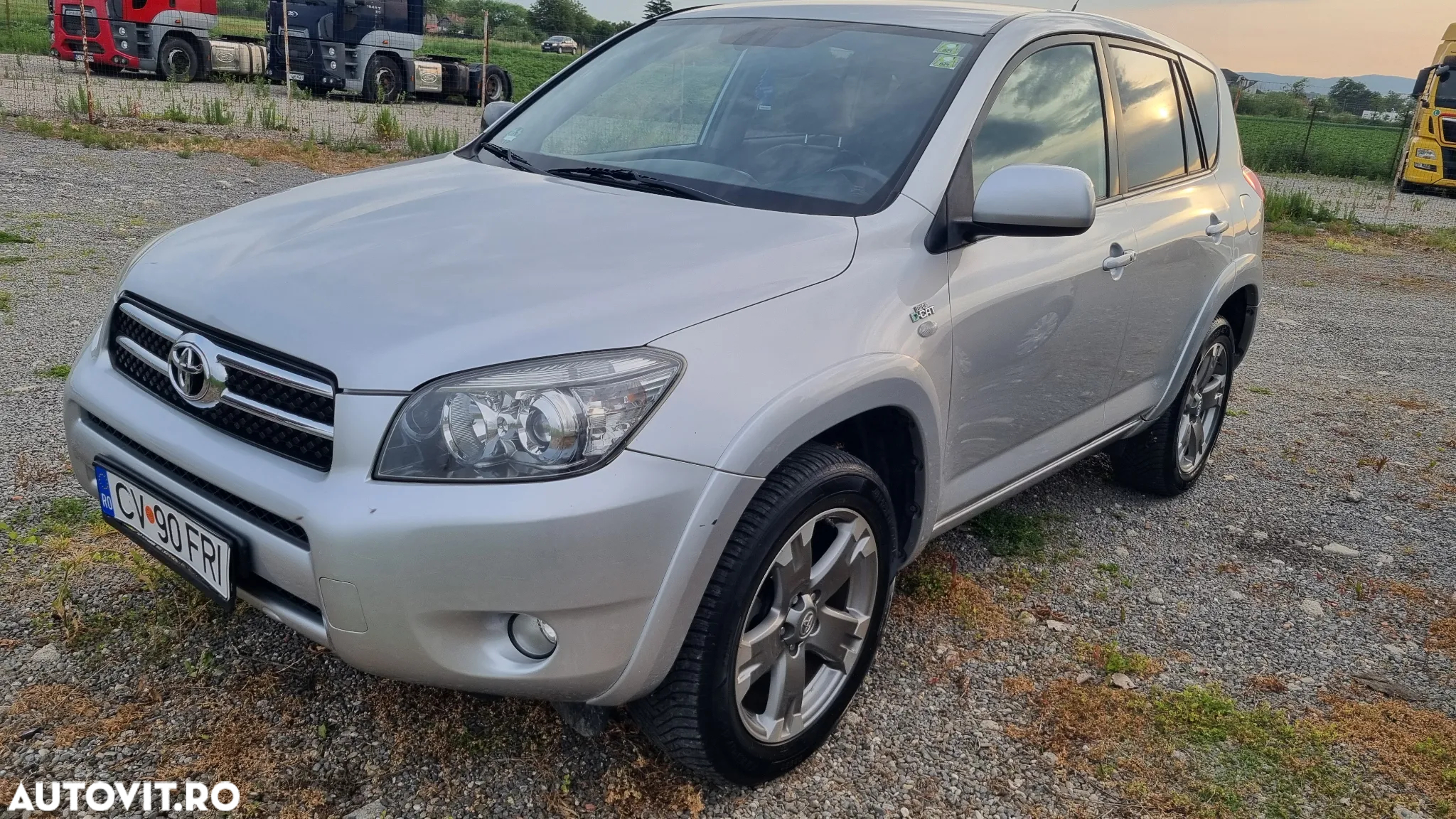Toyota RAV4 2.2L D-CAT M/T Luxury - 24