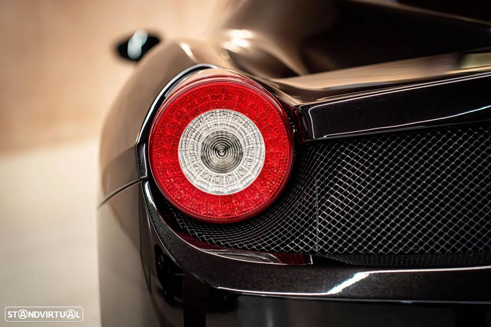 Ferrari 458 Italia - 11