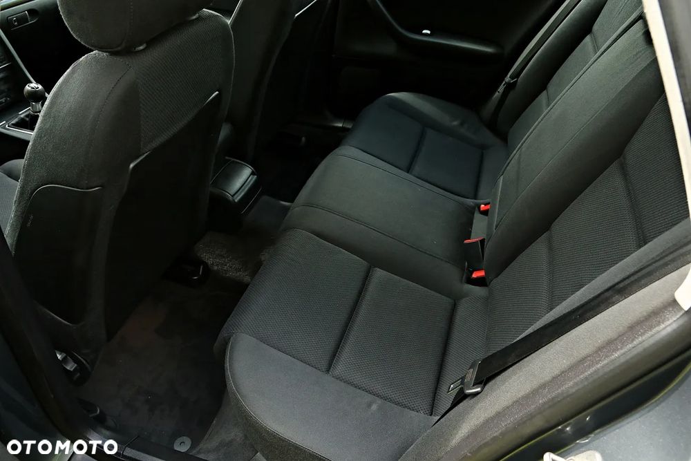 Audi A4 Limousine - 33